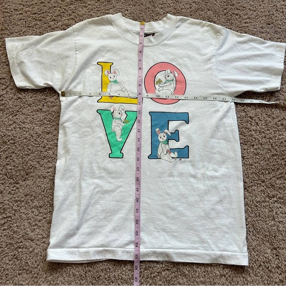 Fruit of the Loom Vintage LOVE Classic Bunny Graphic White T-Shirt Size Medium - Picture 11 of 12